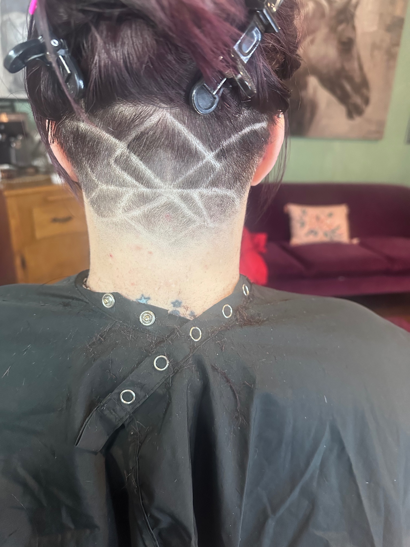 Diamond pattern undercut design